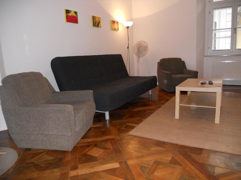 Guba Apartment Maribor Center Room photo